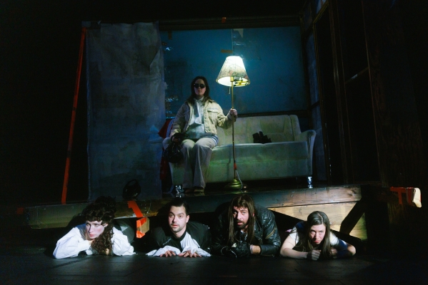 Nora oder Wie man das Herrenhaus kompostiert

© Marcella Ruiz Cruz 