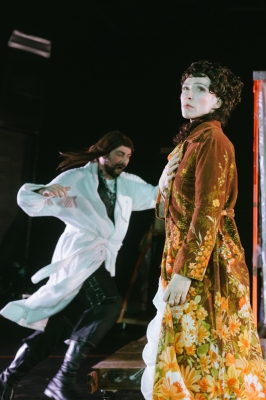 Nora oder Wie man das Herrenhaus kompostiert

© Marcella Ruiz Cruz 